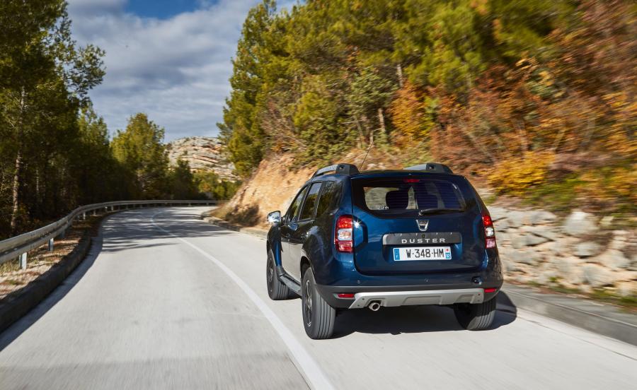  Dacia Duster Black Touch 2016 года  (фото 6 из 17)